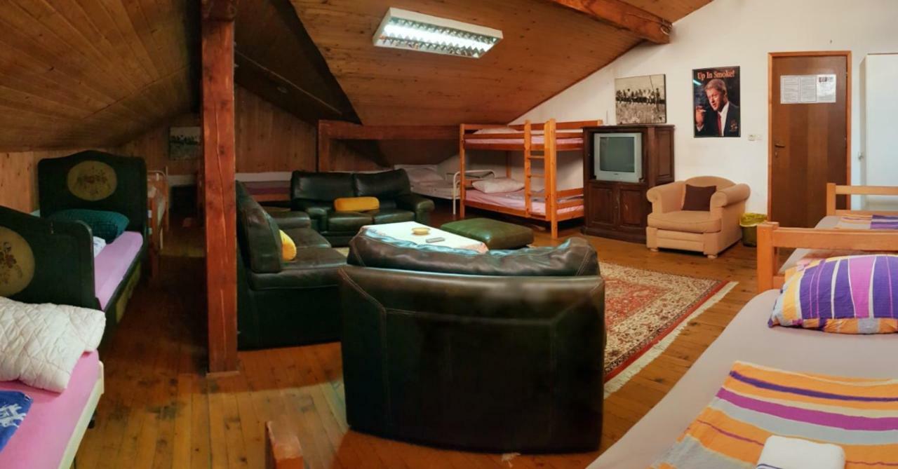 Hostel Pansion Lion Saraievo Exterior foto